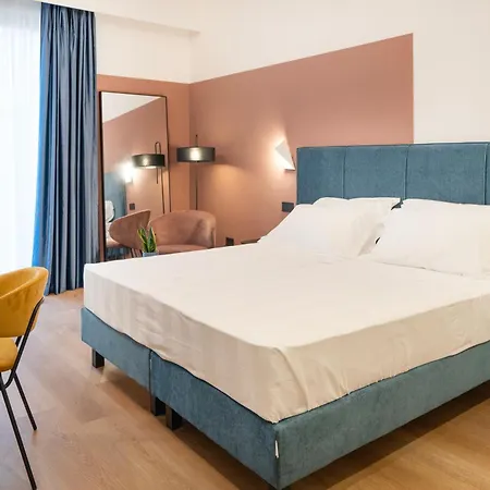 Biscardi ホテル 4*